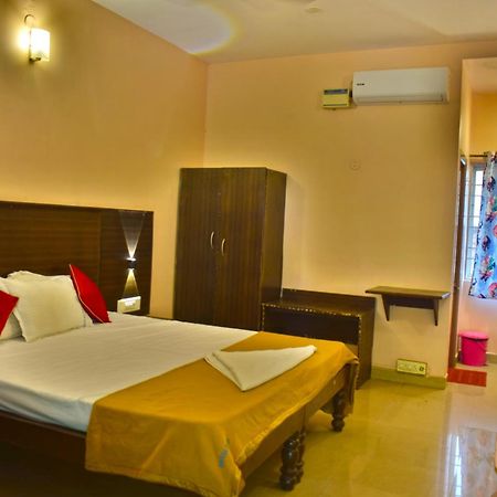 Jains Royal Palace Resorts Йелагири Екстериор снимка