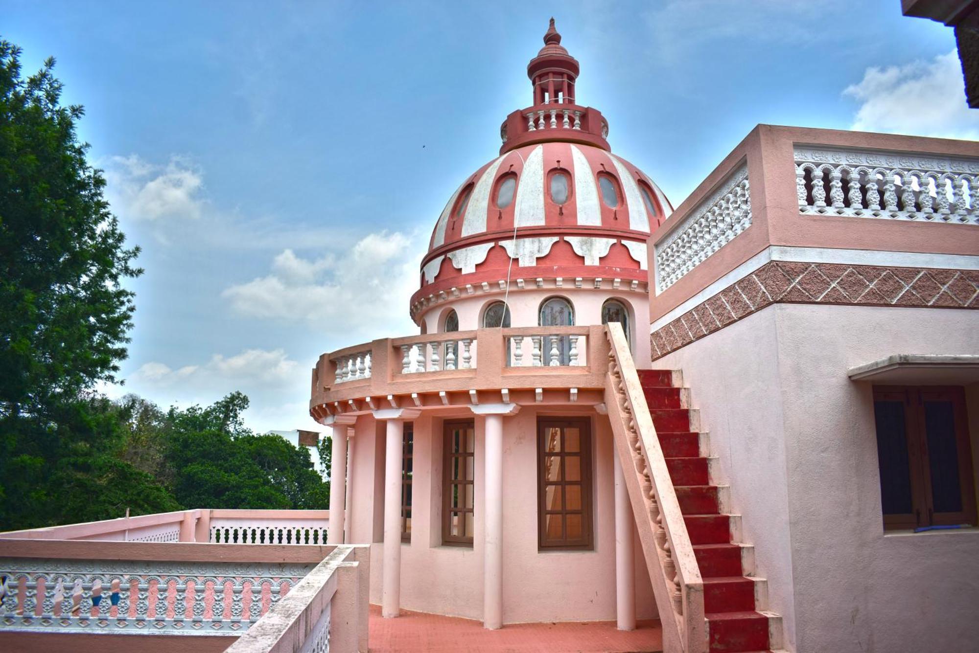 Jains Royal Palace Resorts Йелагири Екстериор снимка