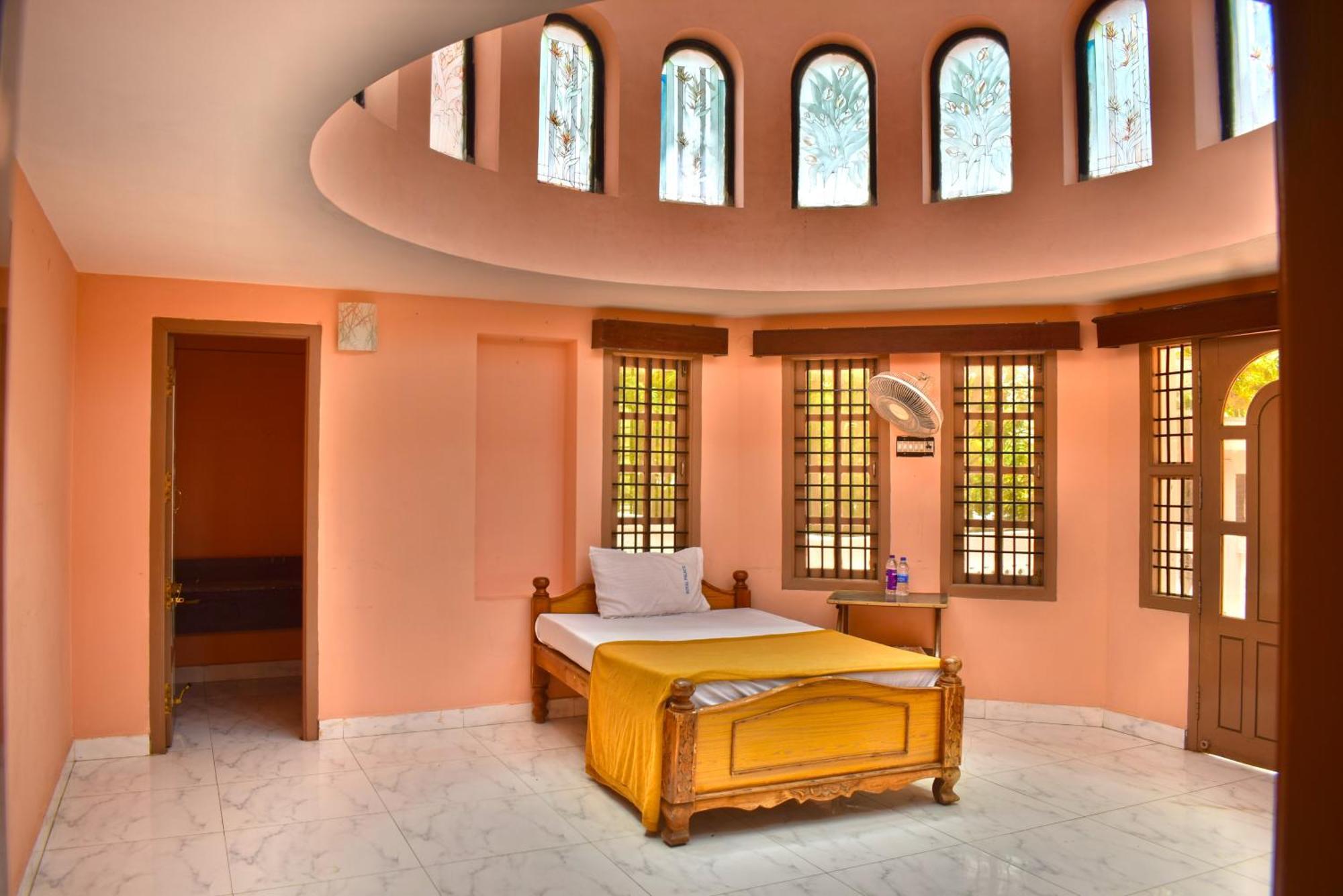 Jains Royal Palace Resorts Йелагири Екстериор снимка
