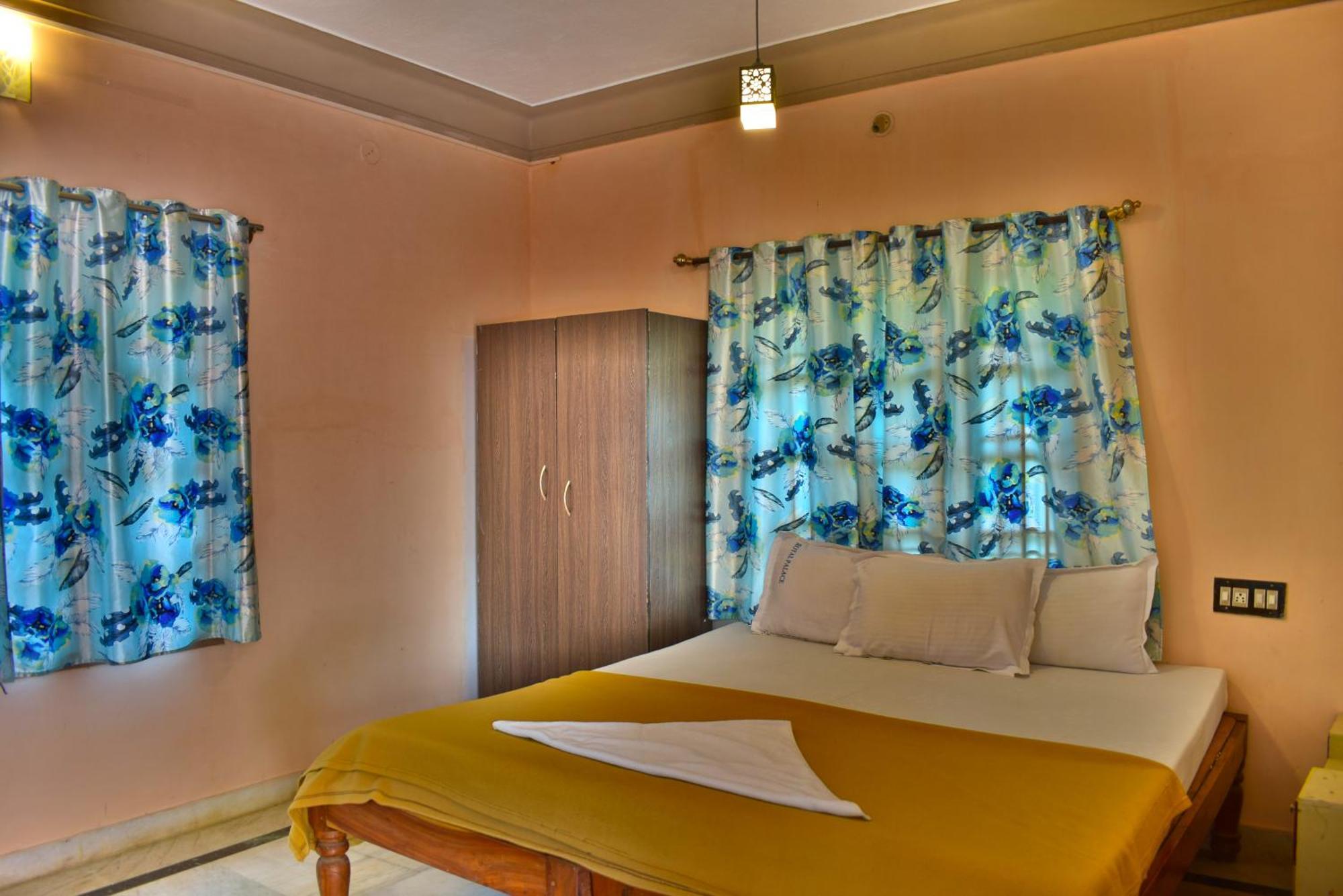 Jains Royal Palace Resorts Йелагири Екстериор снимка