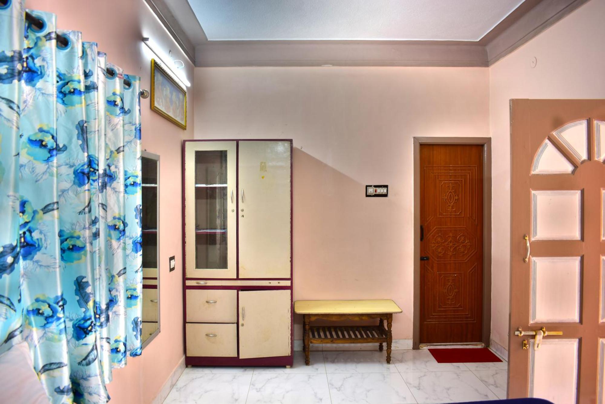 Jains Royal Palace Resorts Йелагири Екстериор снимка