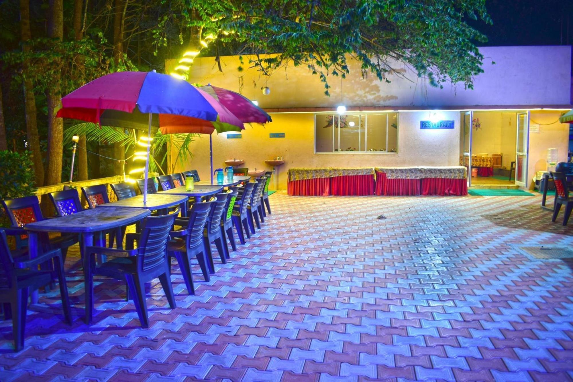 Jains Royal Palace Resorts Йелагири Екстериор снимка