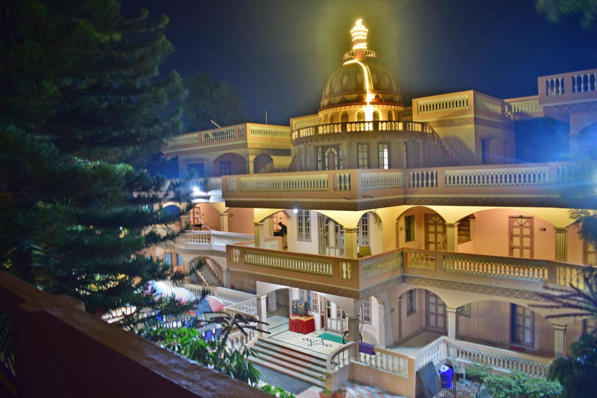 Jains Royal Palace Resorts Йелагири Екстериор снимка