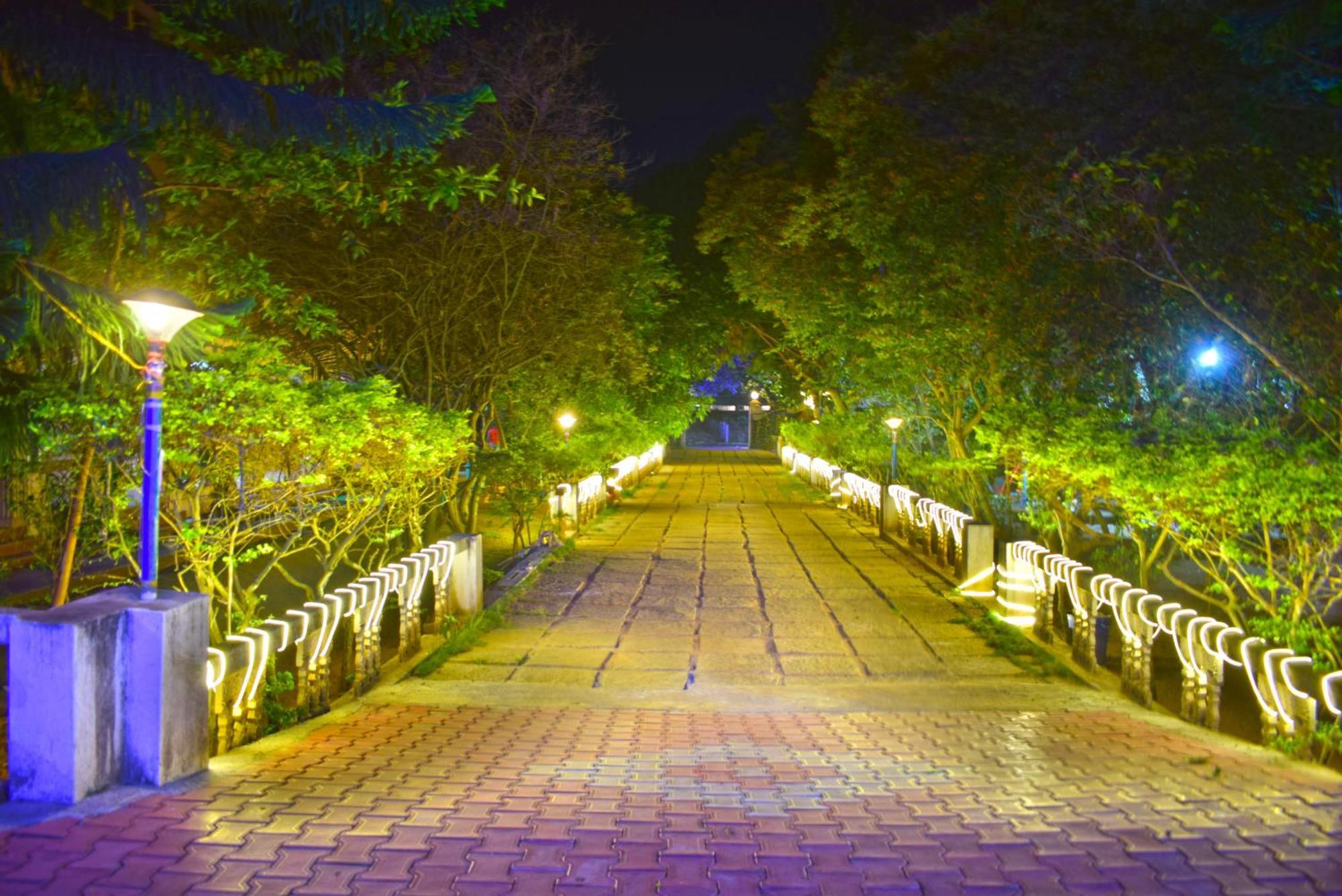 Jains Royal Palace Resorts Йелагири Екстериор снимка