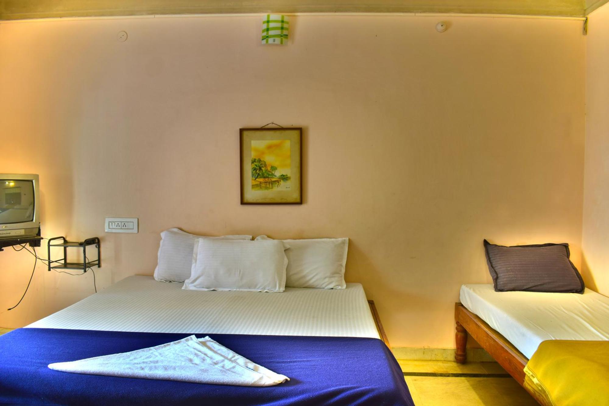 Jains Royal Palace Resorts Йелагири Екстериор снимка
