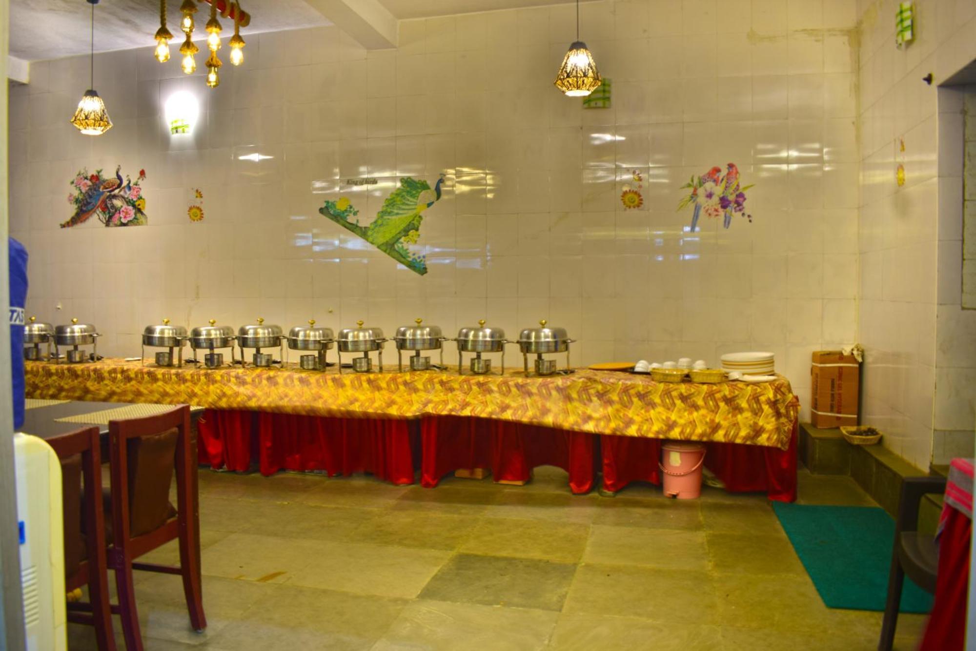 Jains Royal Palace Resorts Йелагири Екстериор снимка