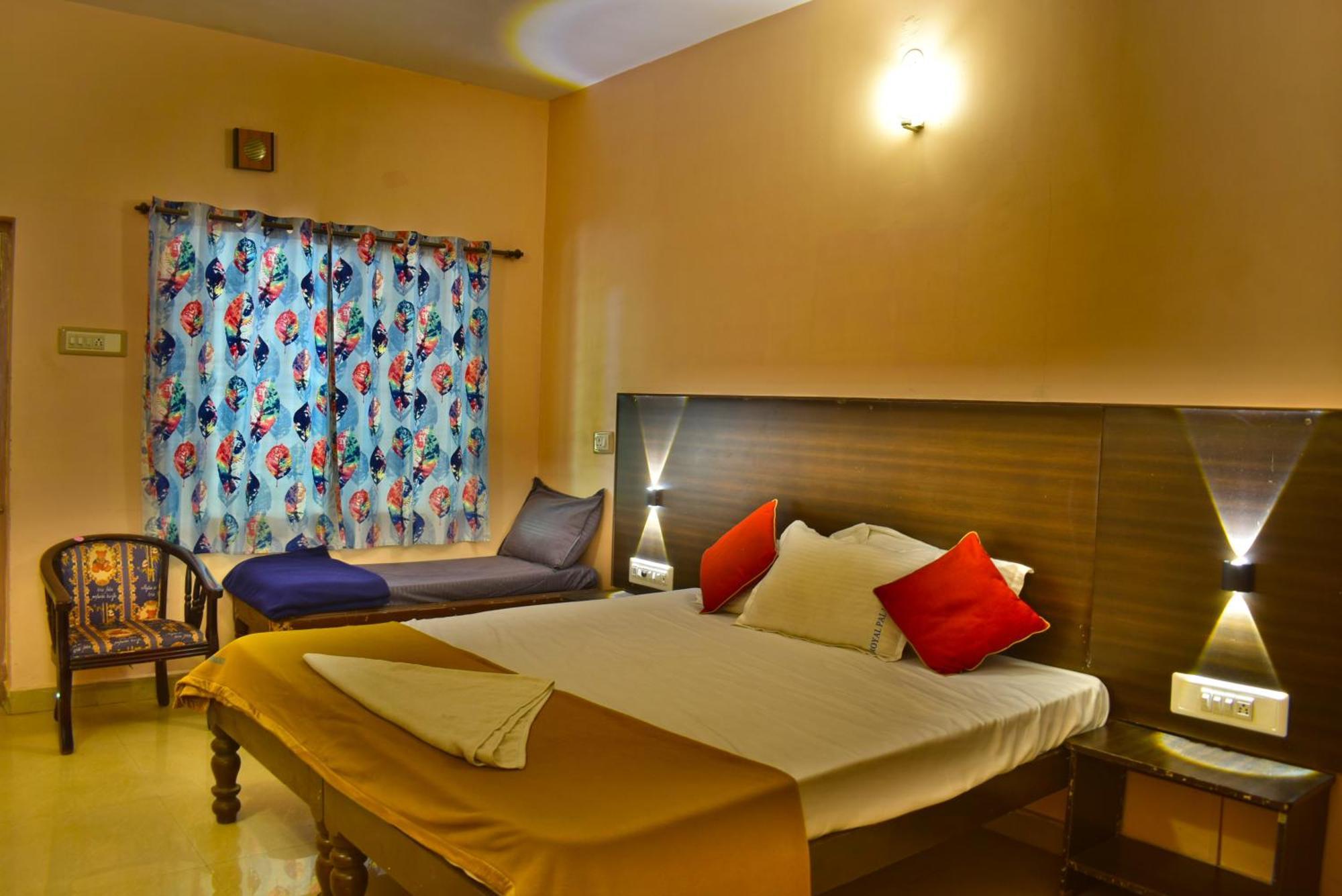 Jains Royal Palace Resorts Йелагири Екстериор снимка