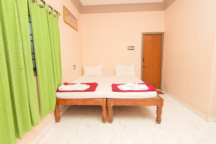 Jains Royal Palace Resorts Йелагири Екстериор снимка