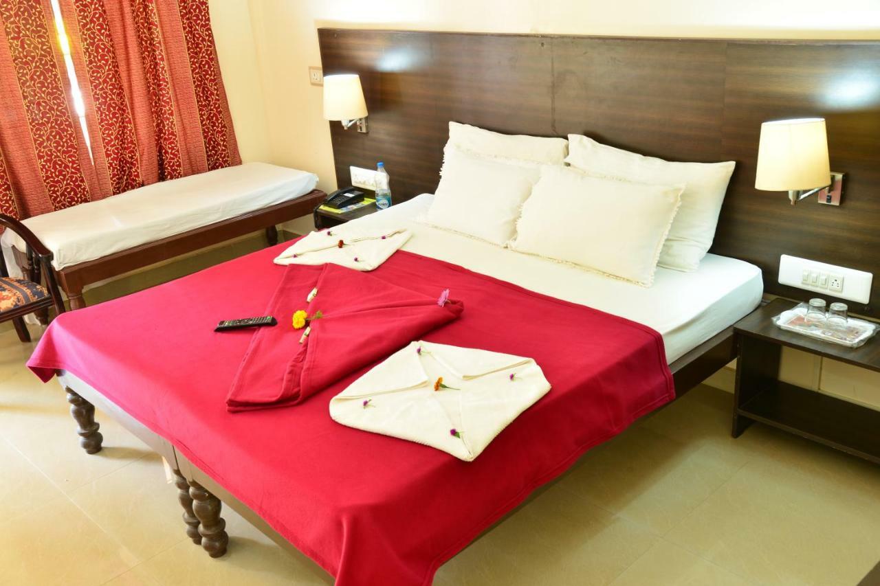 Jains Royal Palace Resorts Йелагири Екстериор снимка